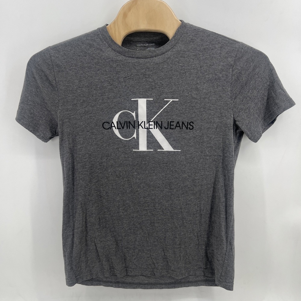 Calvin Klein CK Logo Gray Men's Medium T-Shirt Short Sleeve Easy Care